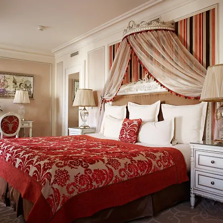 מלון Balzac & Ikoi